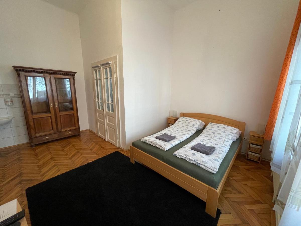 Lyrius Vendégház - Debrecen Exterior foto