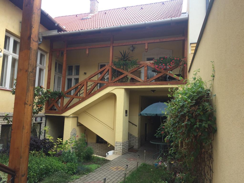 Lyrius Vendégház - Debrecen Exterior foto