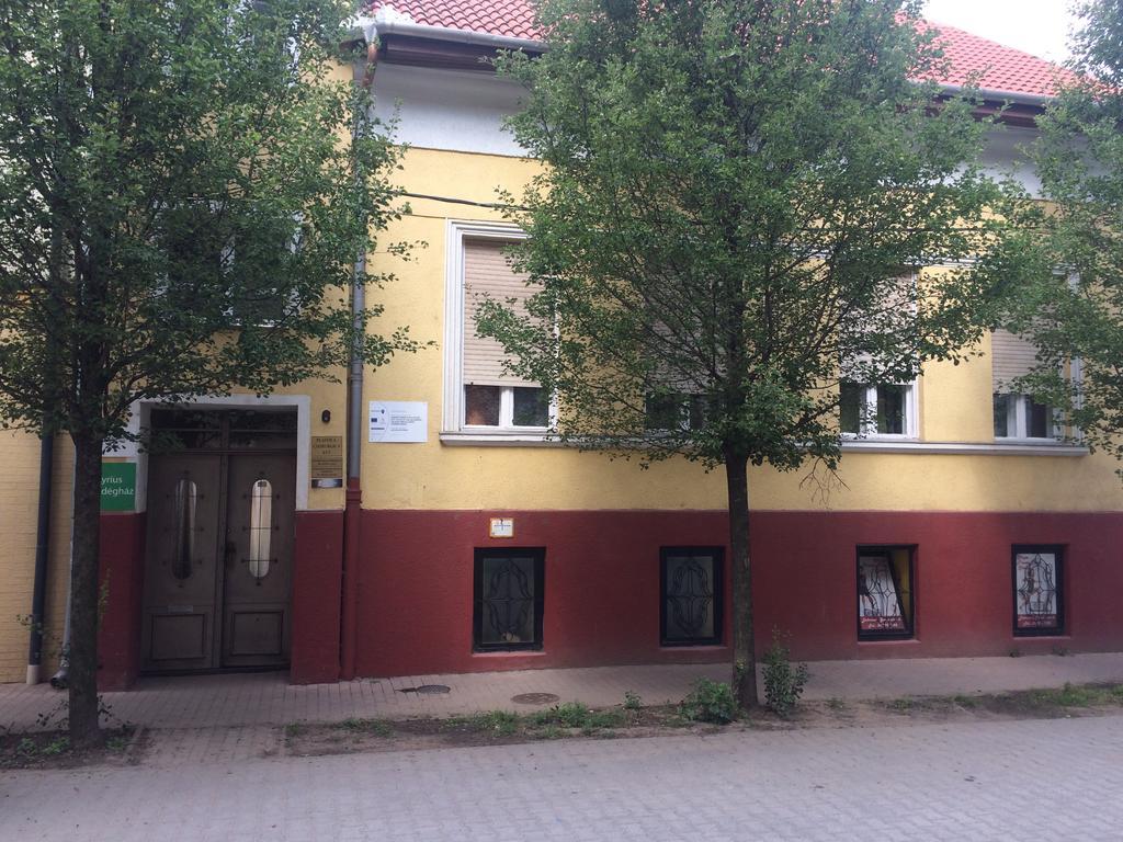 Lyrius Vendégház - Debrecen Exterior foto